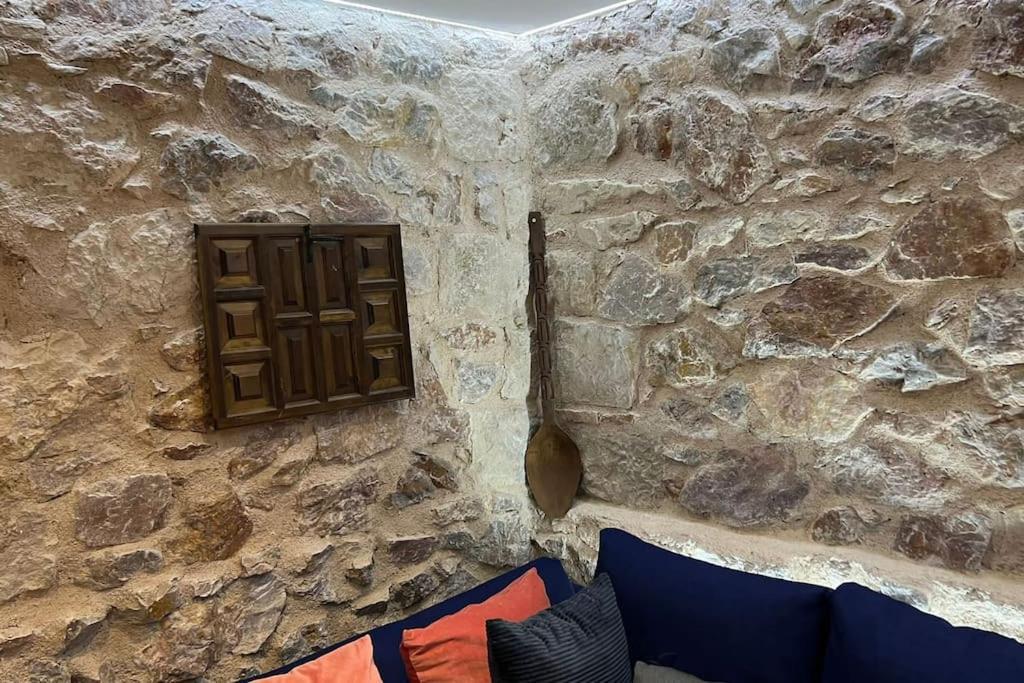 Stone Inn Near Acropolis & Metro 石头记 Felsenhohle 雅典 外观 照片